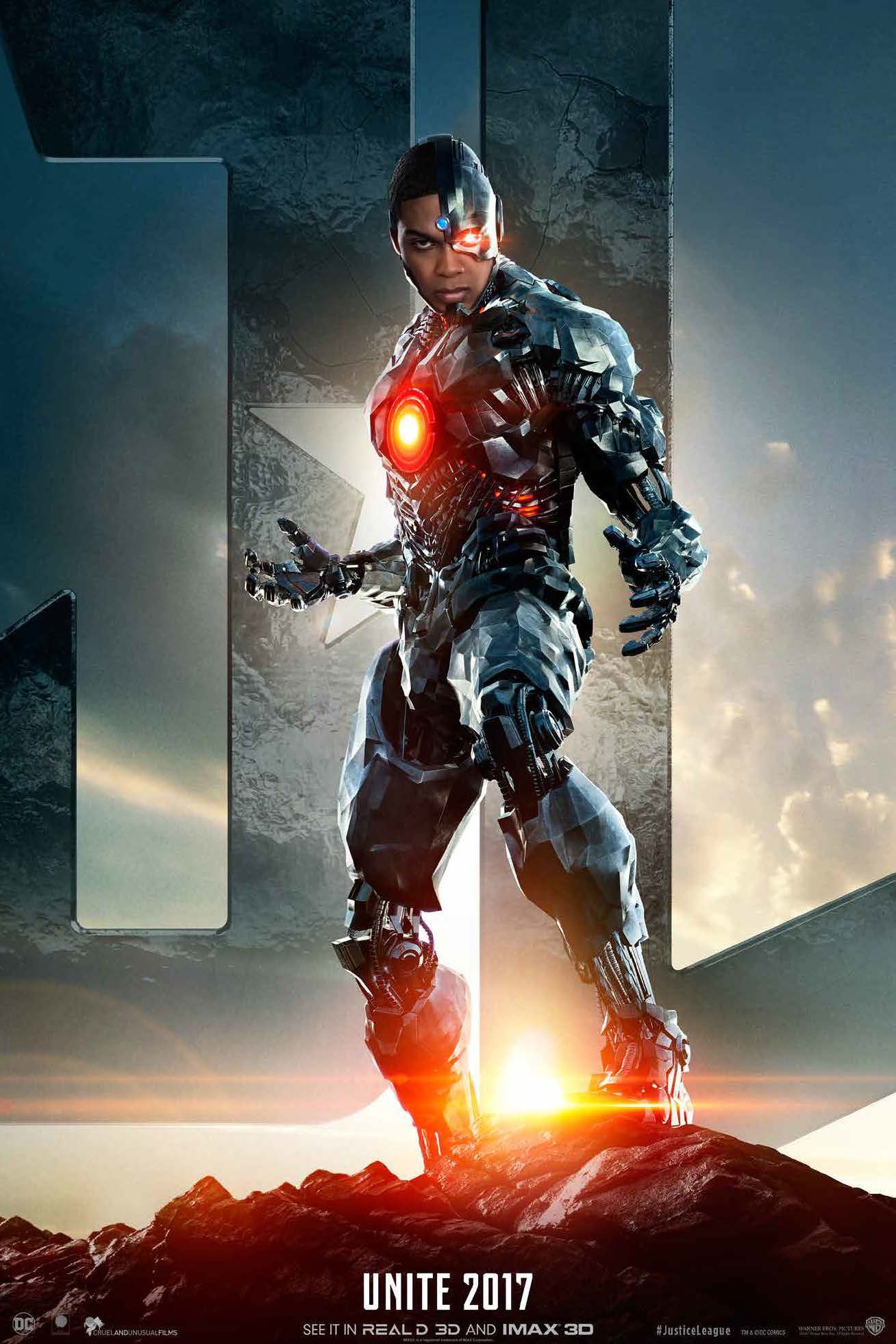 Poster Cyborg offert avec le Coffret découverte Justice League chez Urban Comics