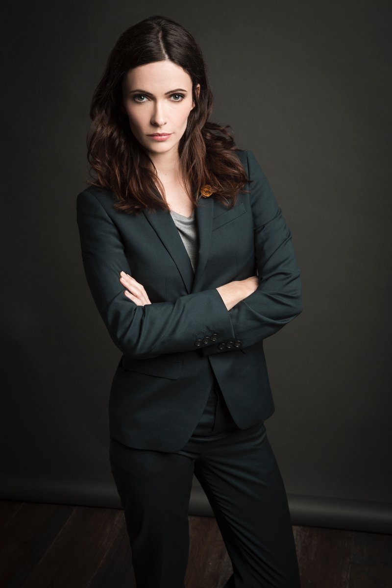 Elizabeth Tulloch est Lois Lane dans l'univers de Supergirl et de la CW