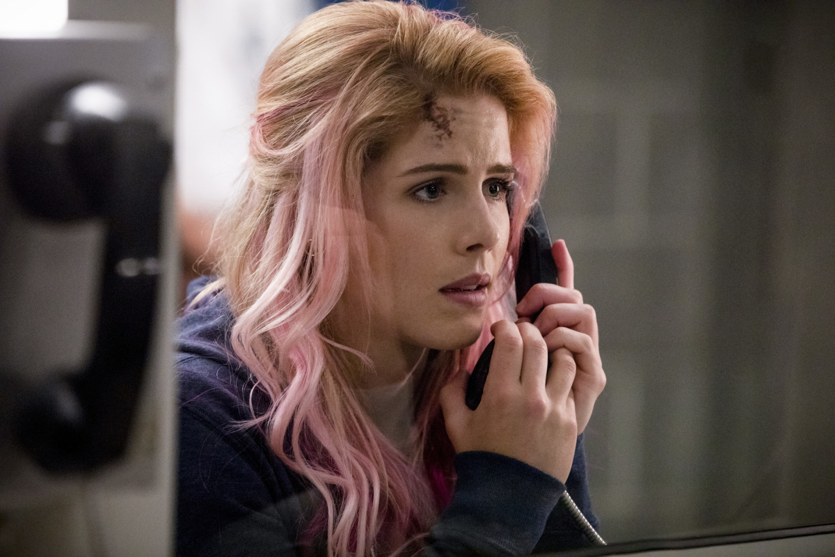 Felicity dans Arrow 1x01 : Inmate 4587