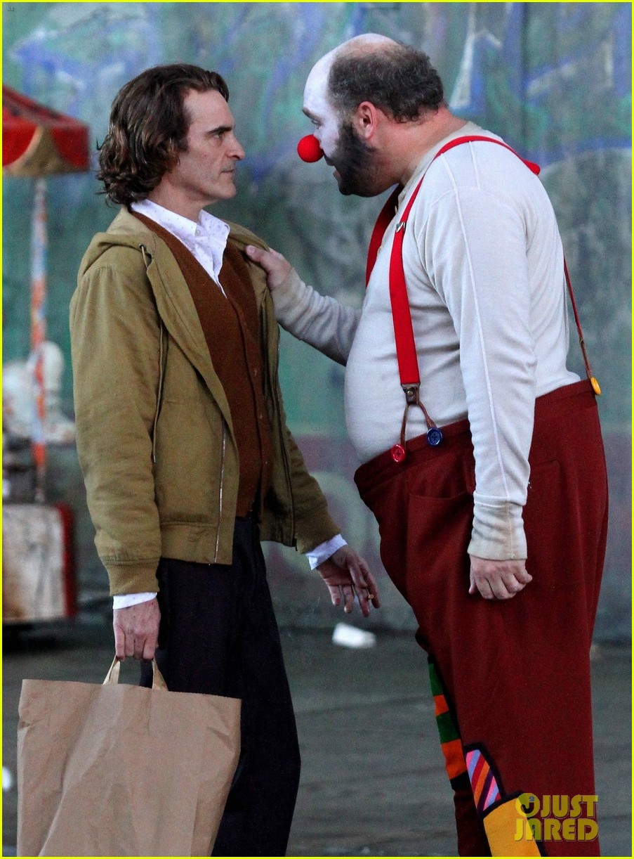 Joaquin Phoenix dans le rôle d'Arthur Fleck sur le tournage du film Joker.