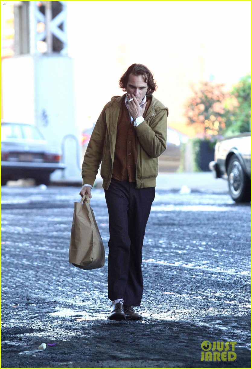 Joaquin Phoenix dans le rôle d'Arthur Fleck sur le tournage du film Joker.