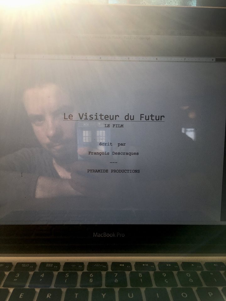 Le script du film Le Visiteur du Futur par François Descraques.