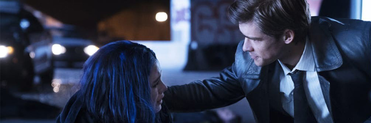 Dick Grayson (Brenton Thwaites) et Rachel Roth/Raven (Teagan Croft) dans Titans