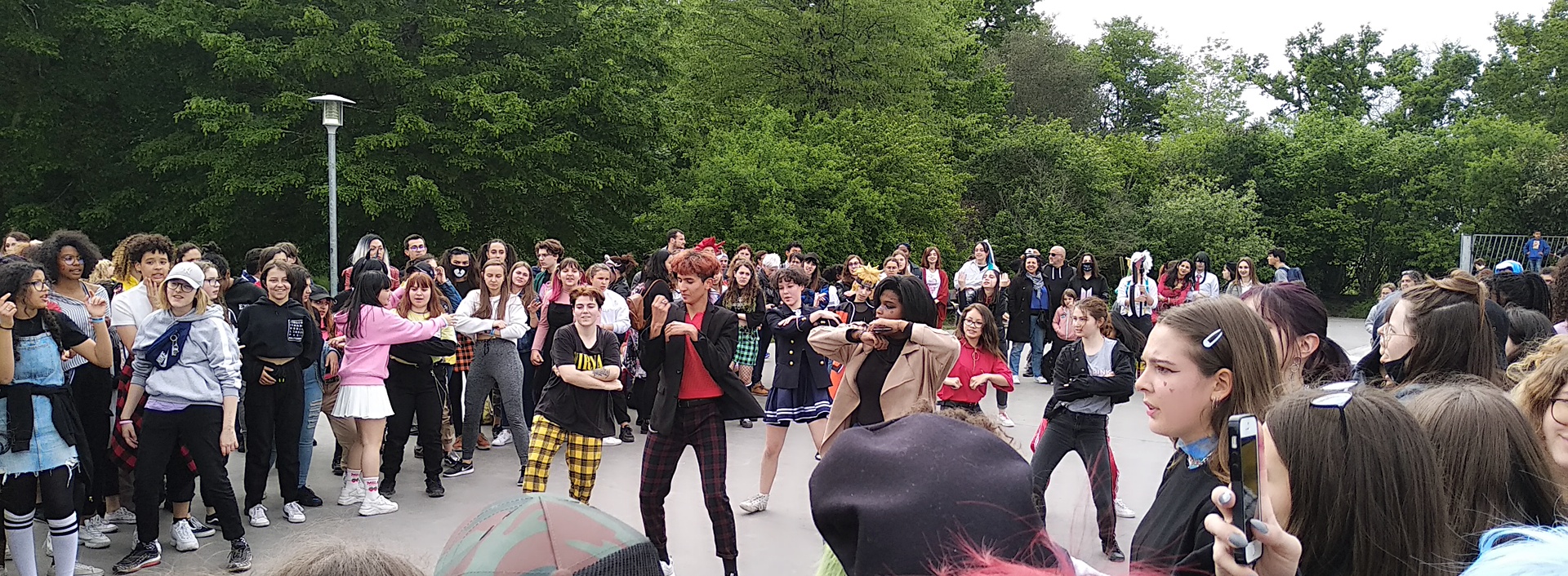 Groupe de danse K-pop à Animaasia Le Haillan.