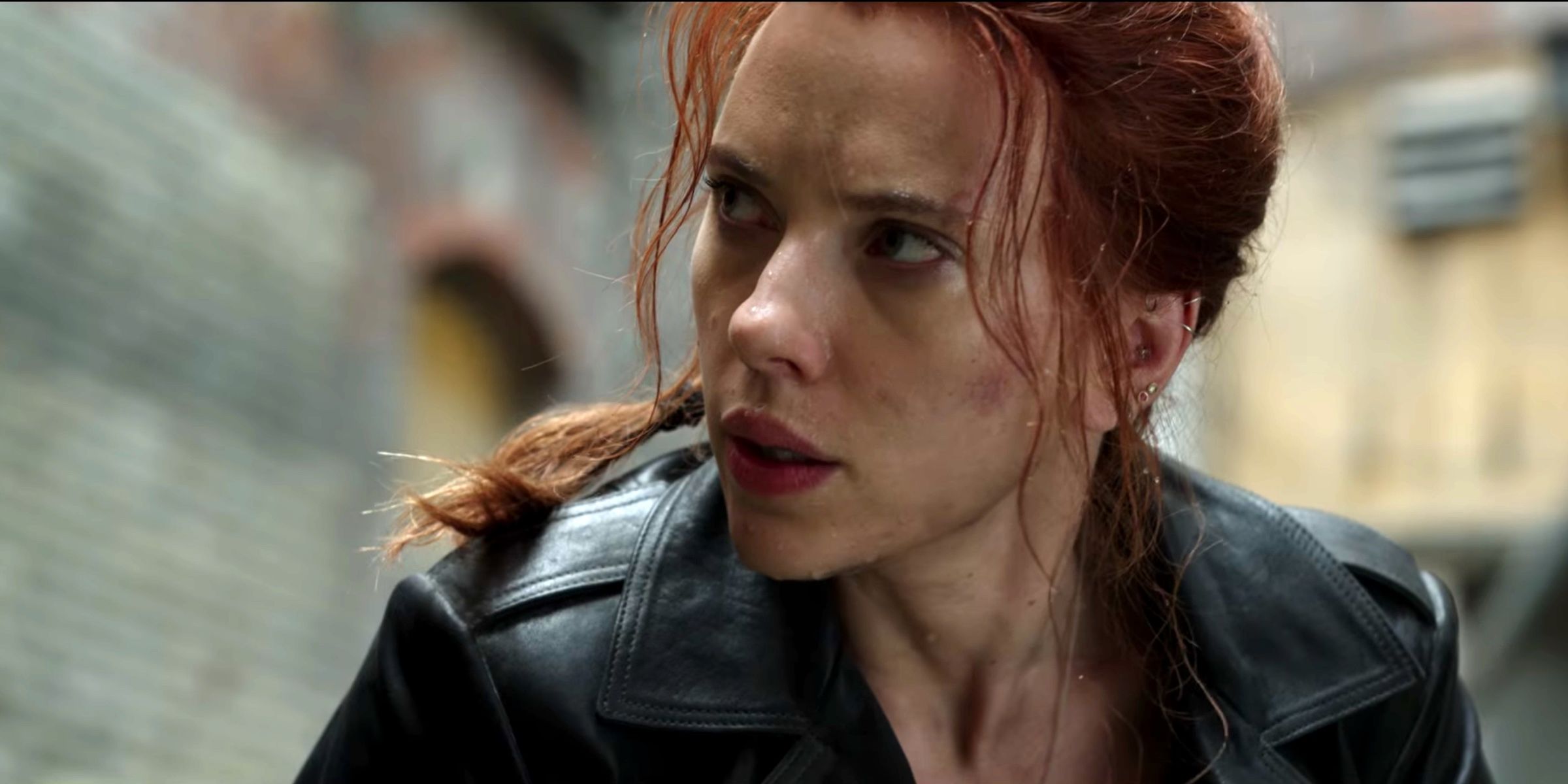 Scarlett Johansson dans le rôle de Natasha Romanoff dans le film Black Widow.