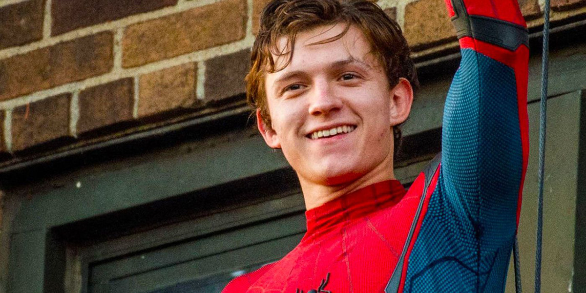 Tom Holland durant le tournage de Spider-Man: No Way Home.