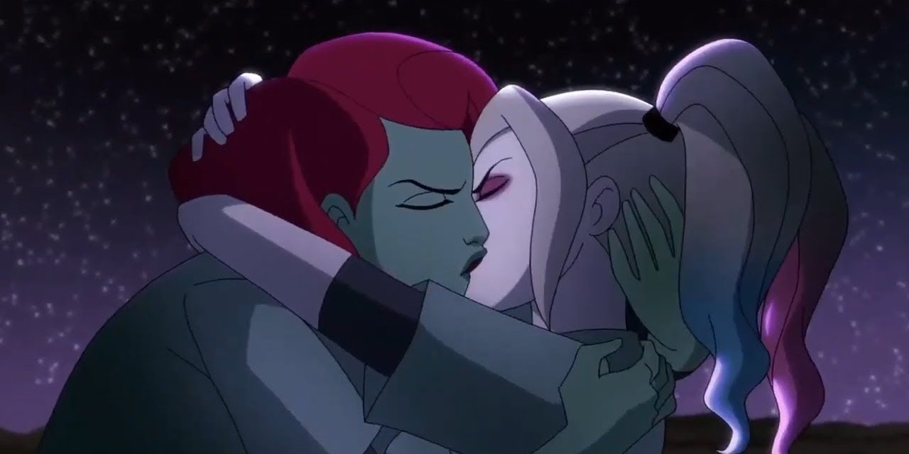 Poison Ivy et Harley Quinn s'embrassant