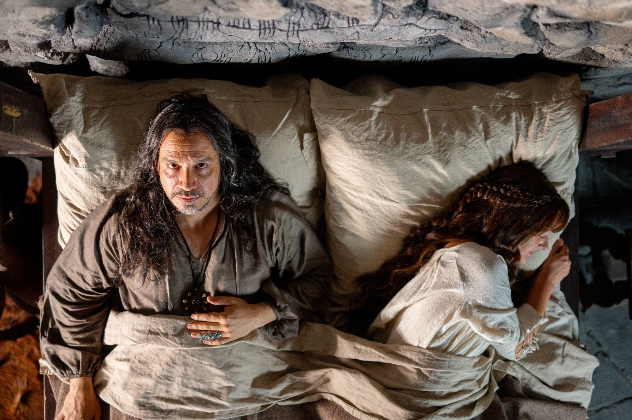 Le Roi Arthur (Alexandre Astier) et la reine Guenièvre (Anne Girouard).