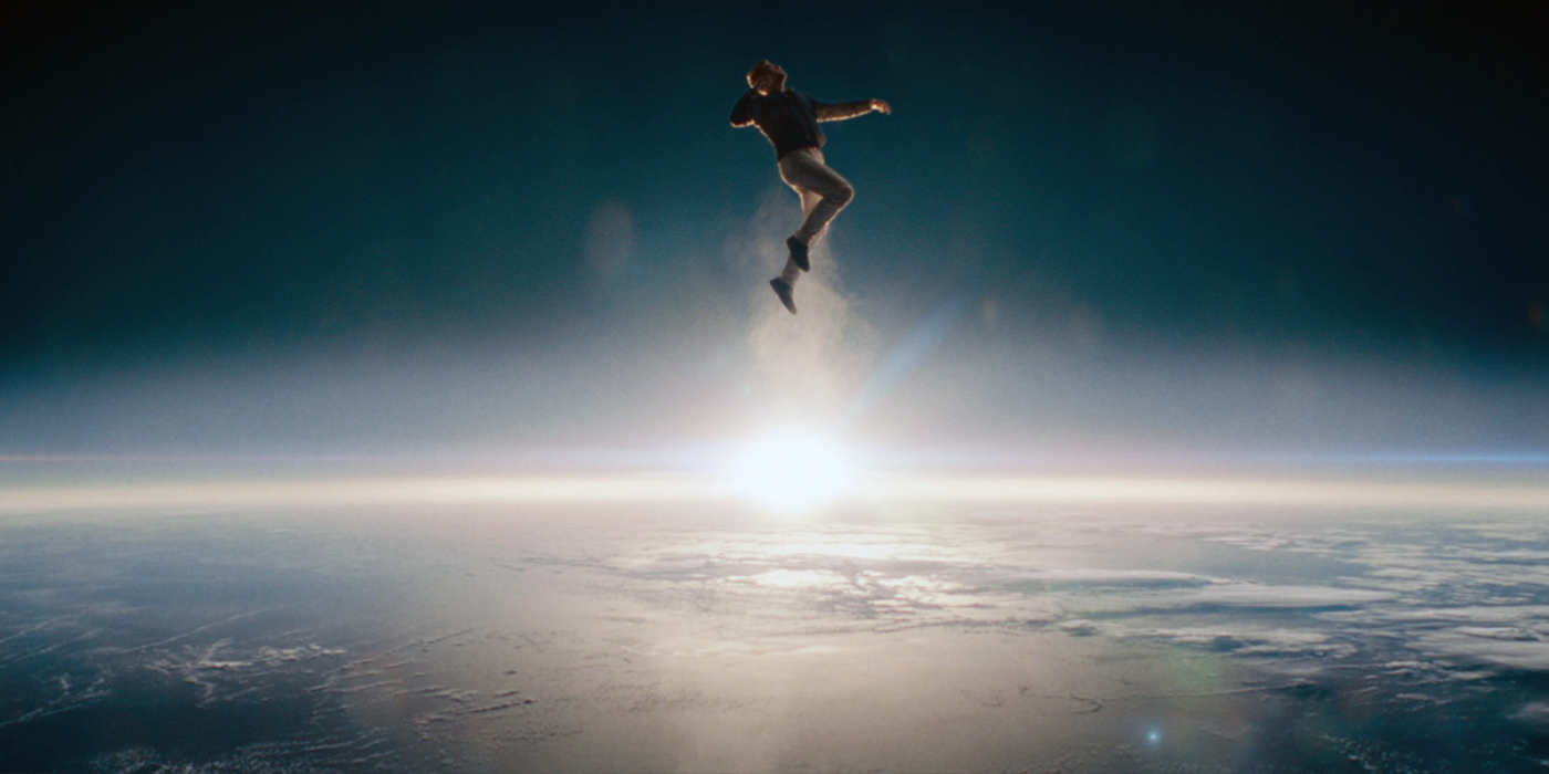 Johnny Storm (Jospeh Quinn) dans l'espace ne peut s'enflammer sans air.