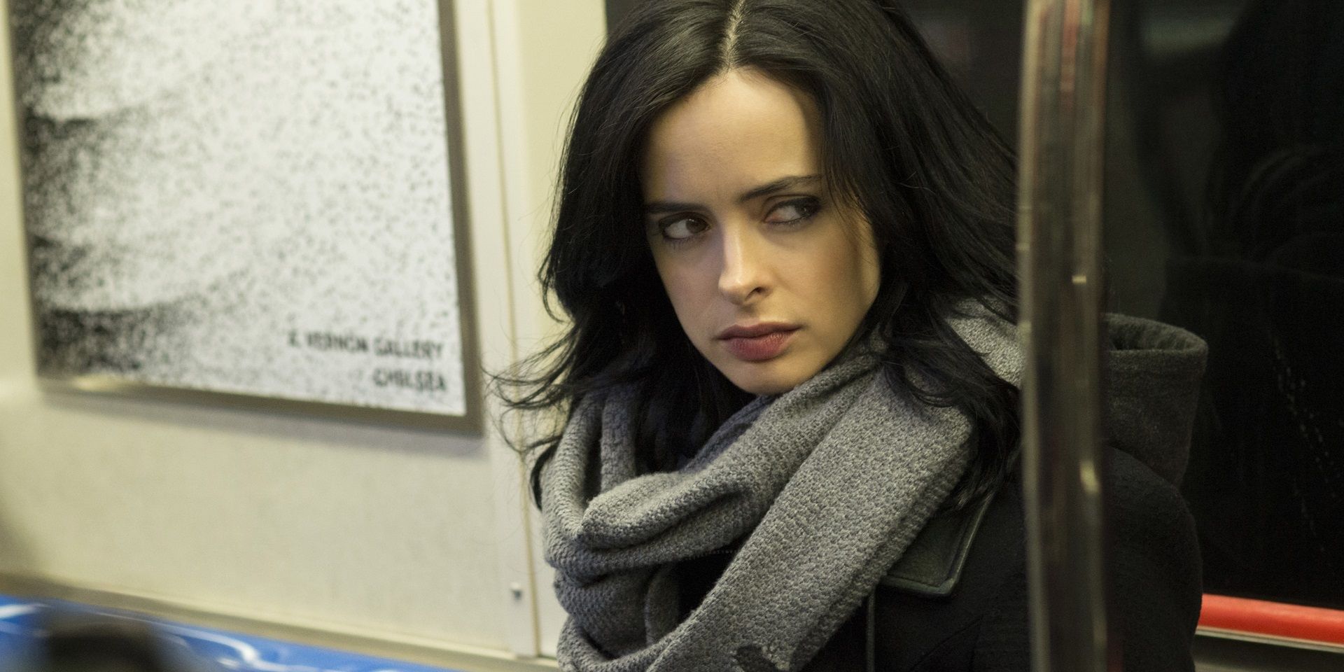 Jessica Jones (Krysten Ritter) dans le métro.