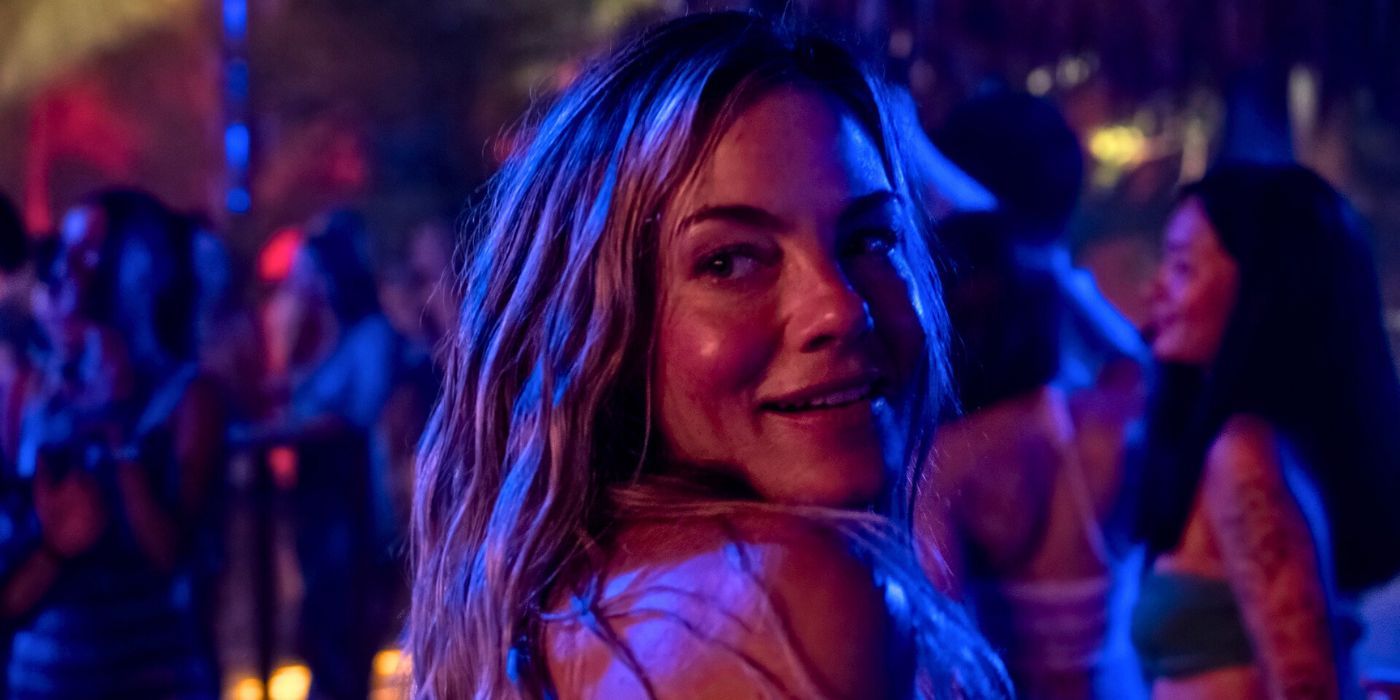 Michelle Monaghan dans le rôle de Jaclyn en boîte de nuit dans The White Lotus Saison 3, Épisode 5.