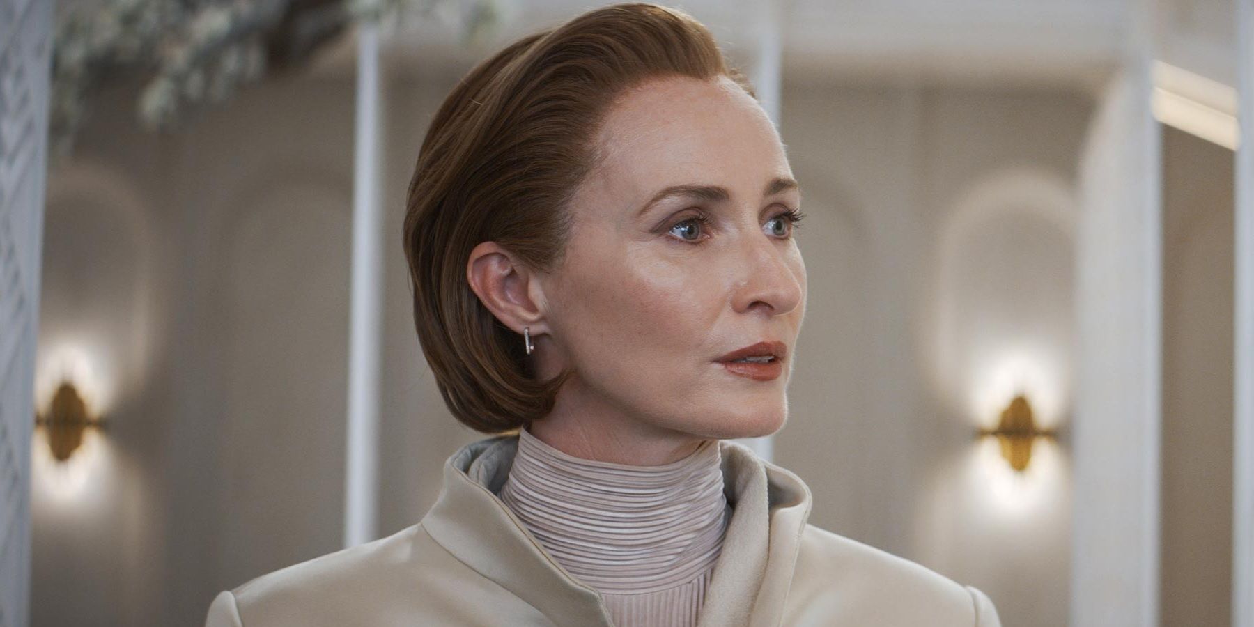 Mon Mothma (Genevieve O’Reilly) mène un double jeu dangereux dans Star Wars: Andor saison 1.
