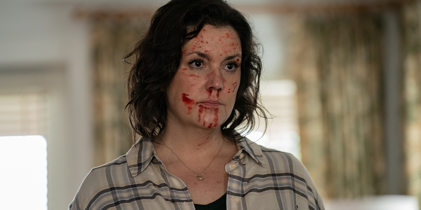 Shauna, recouverte de sang, dans la saison 3 de Yellowjackets.