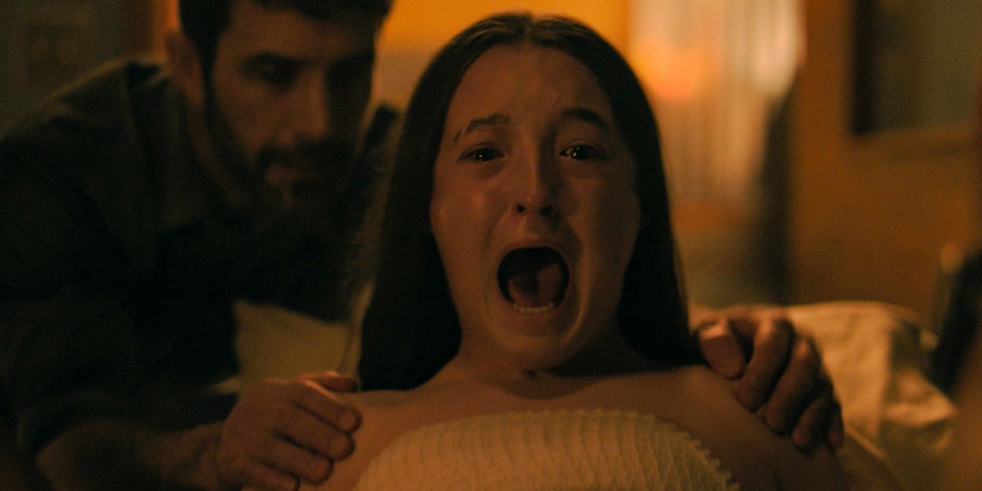 Le terrible réveil d'Ellie (Bella Ramsey) dans l'épisode 3 de la saison 2 de The Last of Us.
