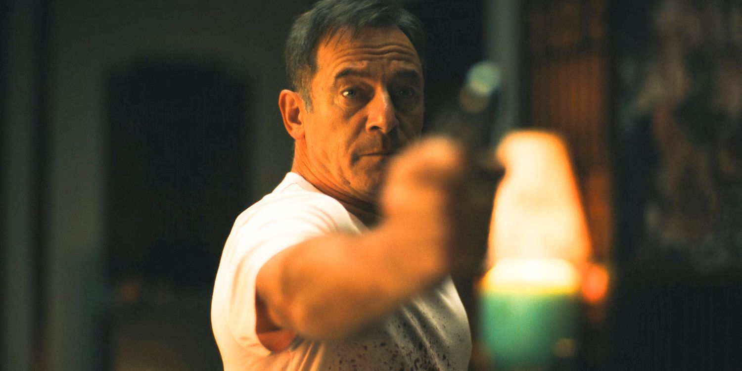 Timothy (Jason Isaacs) dans la saison 3 de The White Lotus.