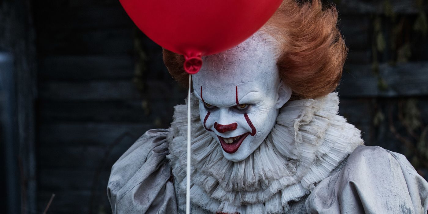 Bill Skarsgård est le terrifiant Clown Pennywise dans le film Ça : chapitre 1.
