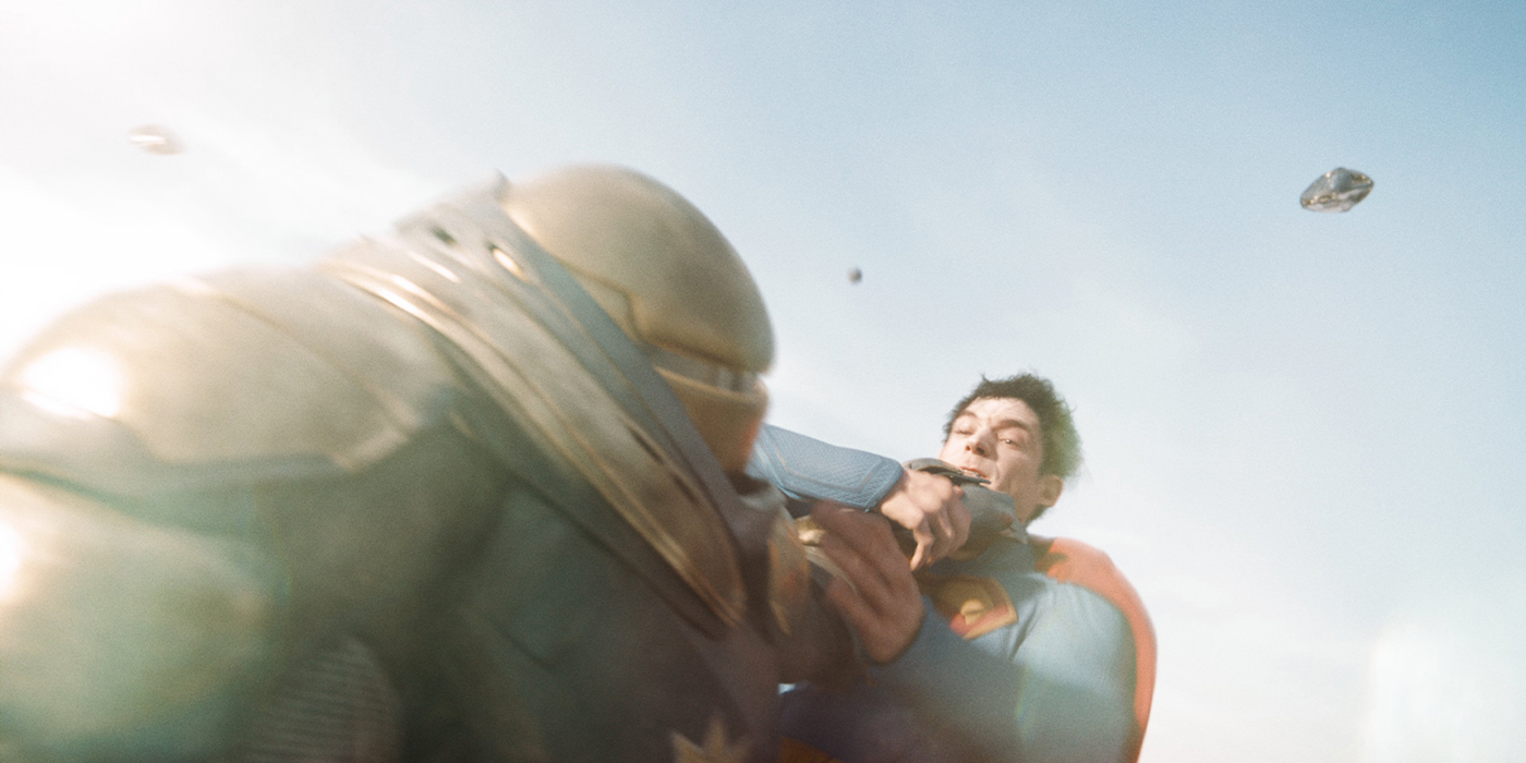 Le Marteau de Boravie contre Superman, dans le film DC.