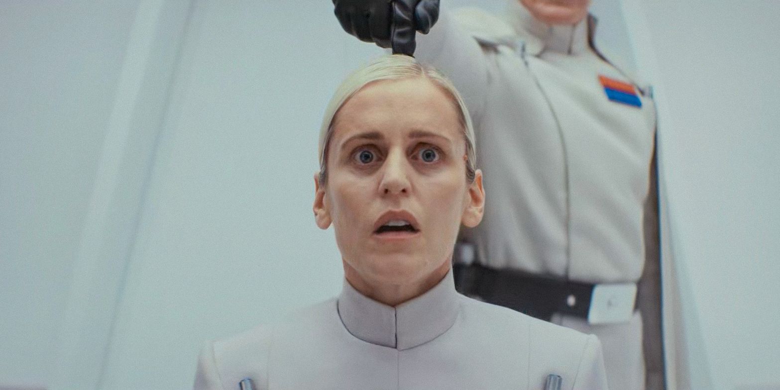 Dedra Meero (Denise Gough) passe un mauvais quart d'heure.