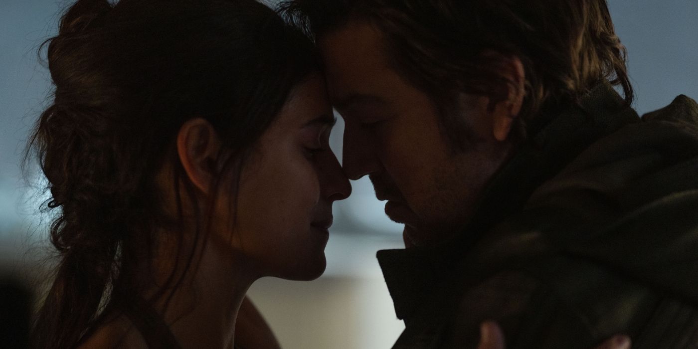 Le couple Cassian Andor (Diego Luna) et Bix (Adria Arjona) dans l'épisode 6 de la saison 2 de la série Star Wars, Andor. Disponible sur Disney+.