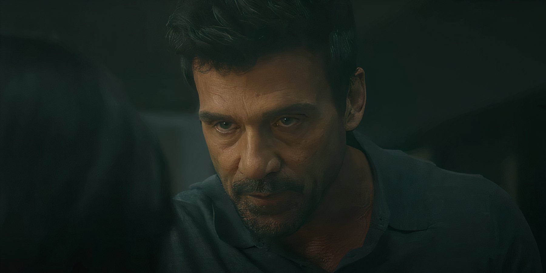 Frank Grillo est Rick Flag Sr, venu vengé la mort de son fils.
