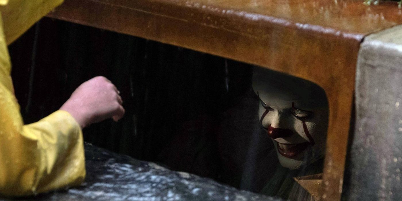 Pennywise (Bill Skarsgård) dans Ça : Chapitre 1.