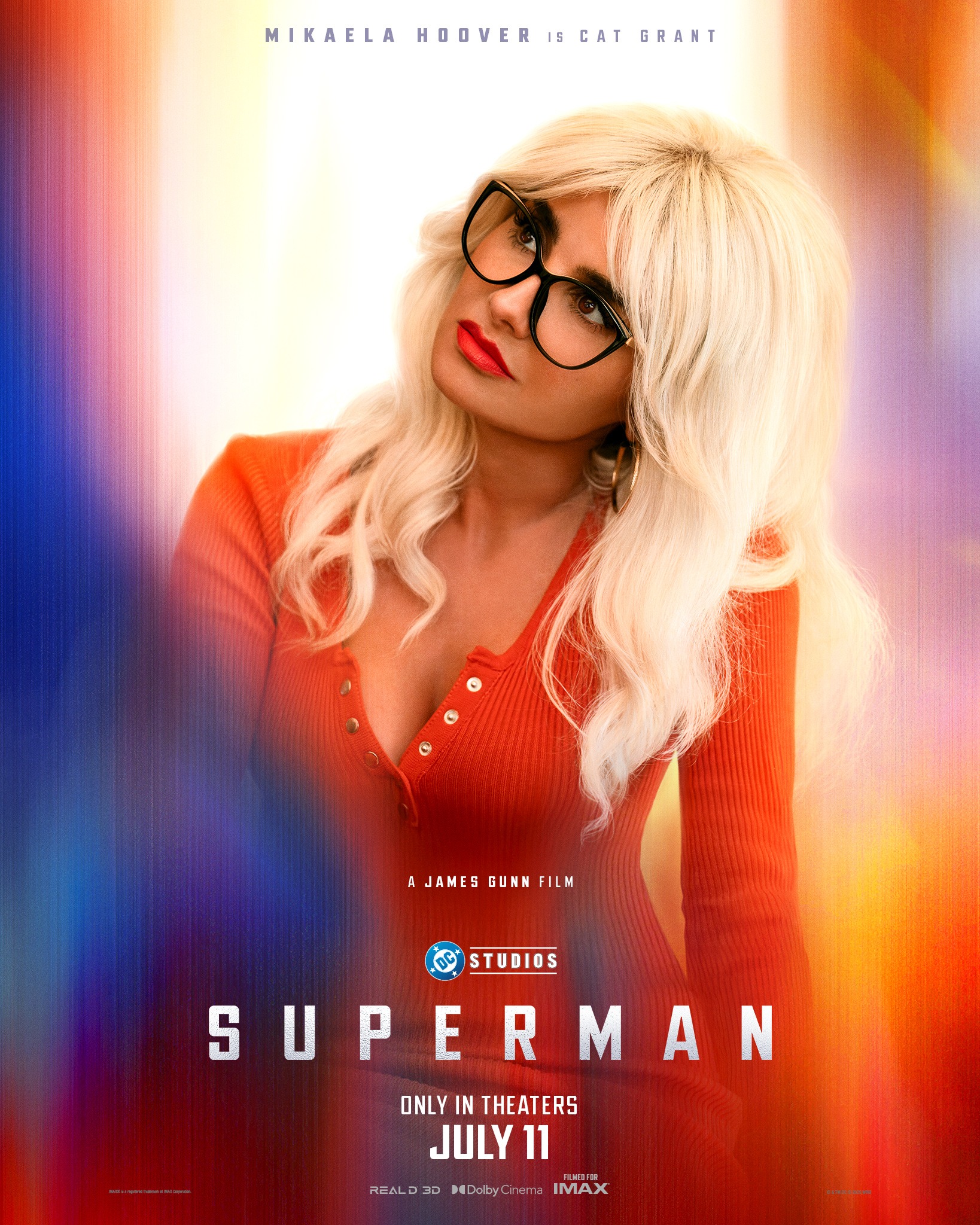 Mikaela Hoover est Cat Grant.