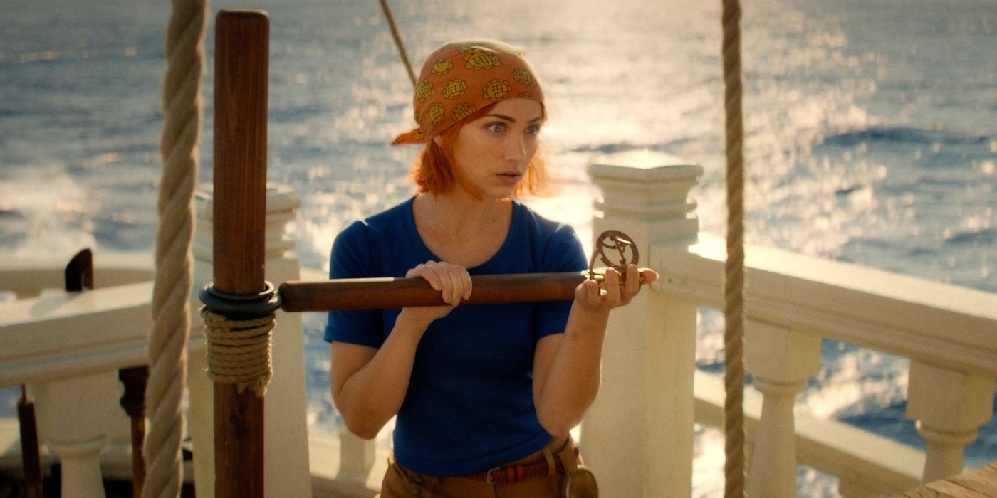 Emily Rudd est Nami dans la série live-action One Piece sur Netflix.