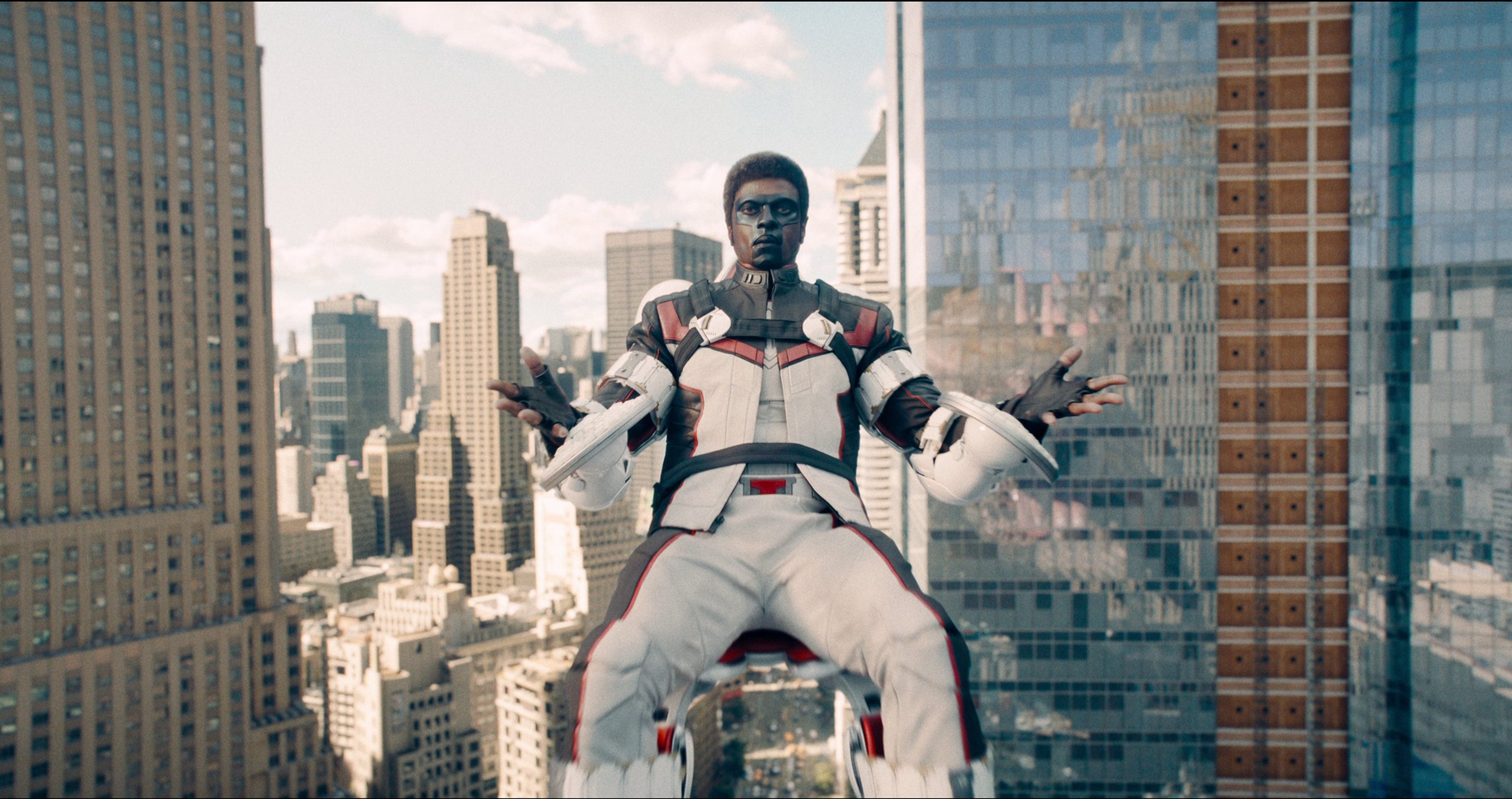 Edi Gathegi est Mister Terrific dans le film Superman.