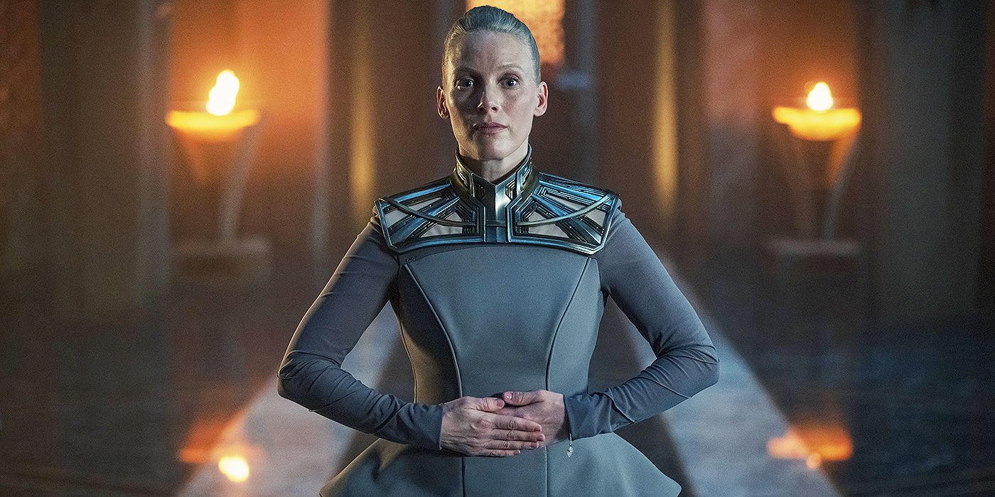Laura Birn dans le rôle de Demerzel dans Foundation Saison 3