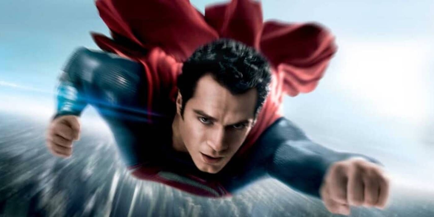 Superman (Henry Cavill) en plein vol dans Man of Steel.