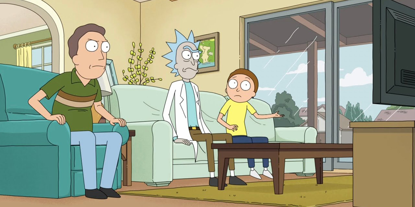Jerry, Rick et Morty dans la salon devant la télévision, dans l'épisode 7 de a saison 8 de Rick et Morty : "Ricker than Fiction".