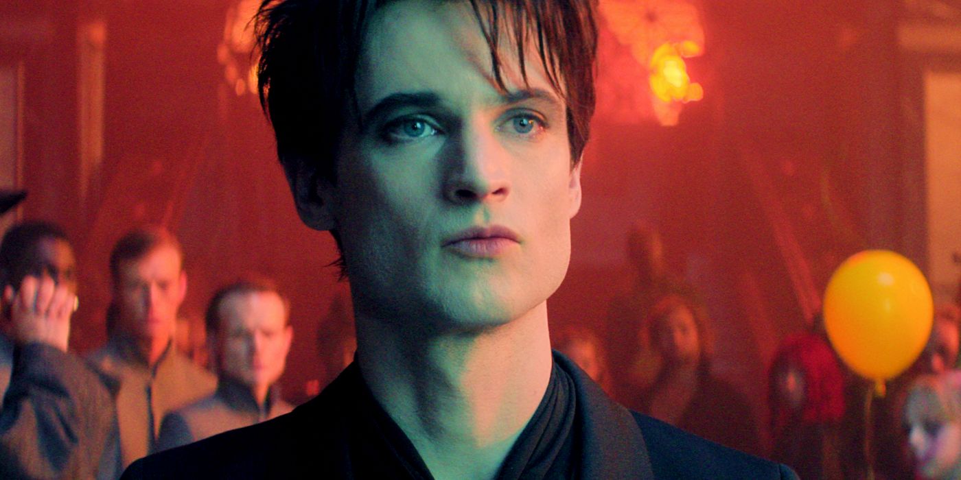 Tom Sturridge est Morpheus/Dream dans la saison 2 de Sandman.