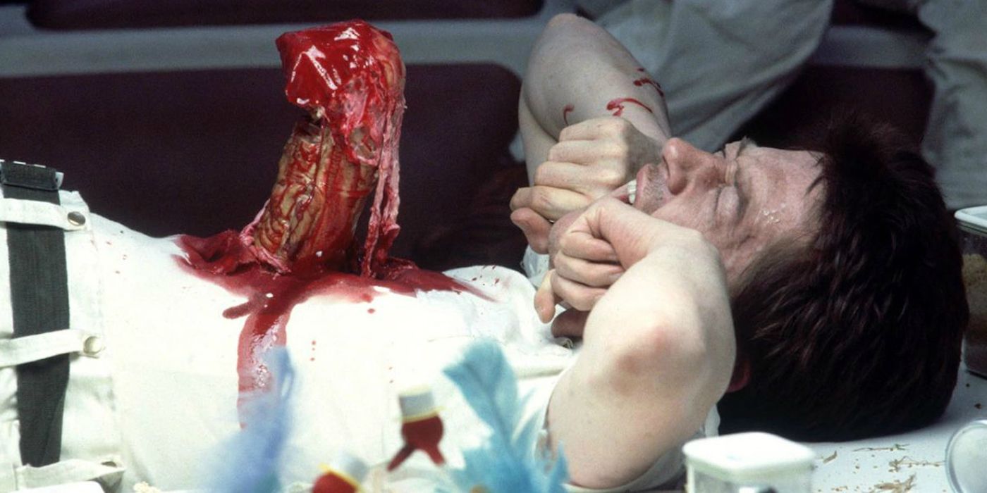 La fameuse scène du Chestburster dans Alien, le huitième passager.