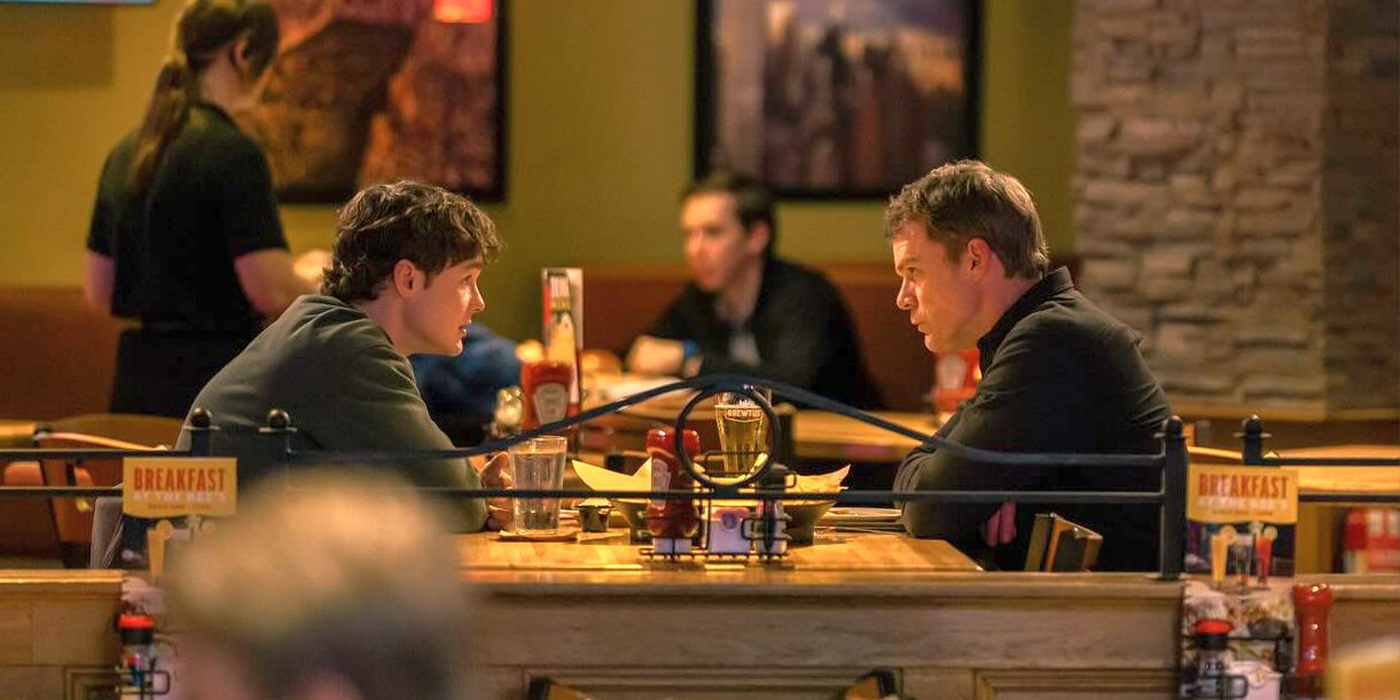 Dexter et son fils Harrison dans la première saison de Dexter: Resurrection.