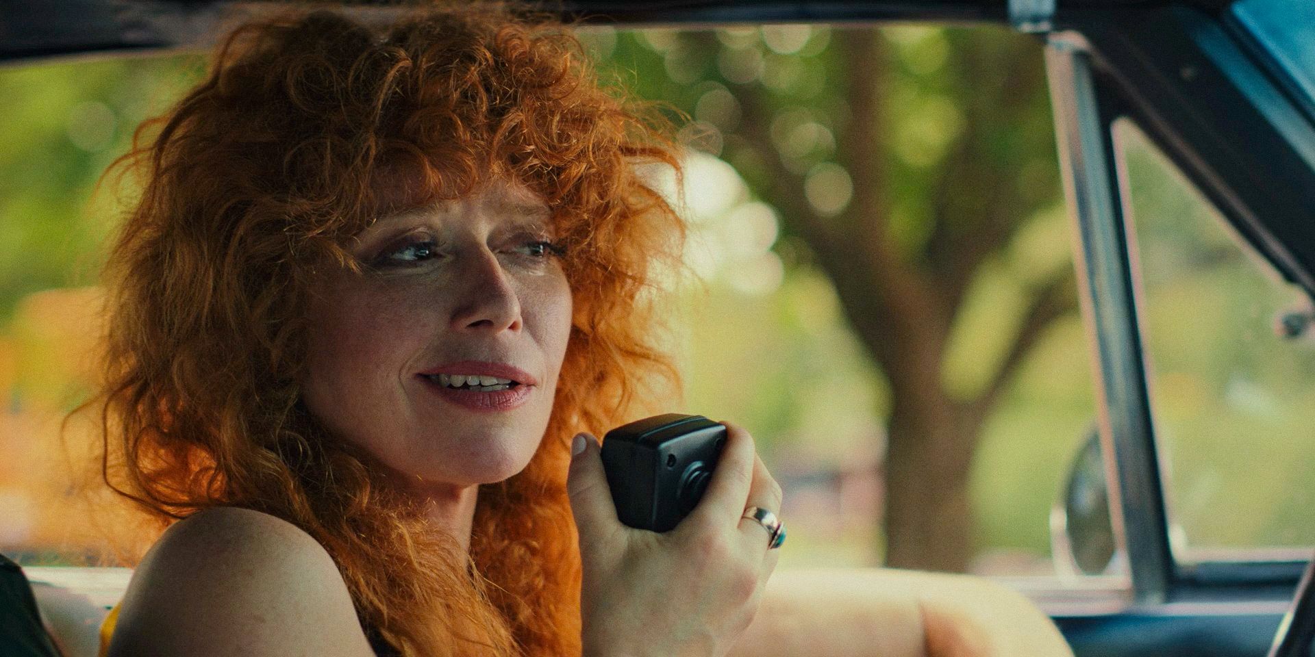 Charlie (Natasha Lyonne) dans la saison 2 de Poker Face.