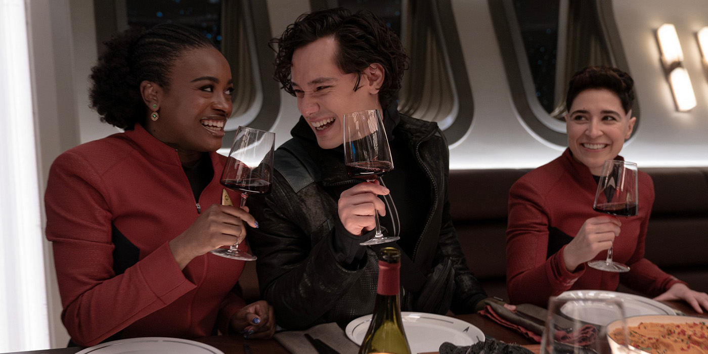 Celia Rose Gooding dans le rôle d'Uhura, Mynor Luken dans le rôle de Beto et Melissa Navia dans le rôle d'Erica Ortegas dans l'épisode 7 de la saison 3 de Strange New Worlds en streaming sur Paramount+.