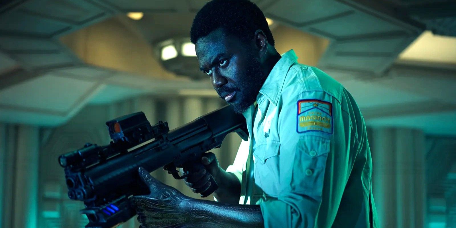 Morrow (Babou Ceesay) dans l'épisode 5 d'Alien: Earth sur Disney+.