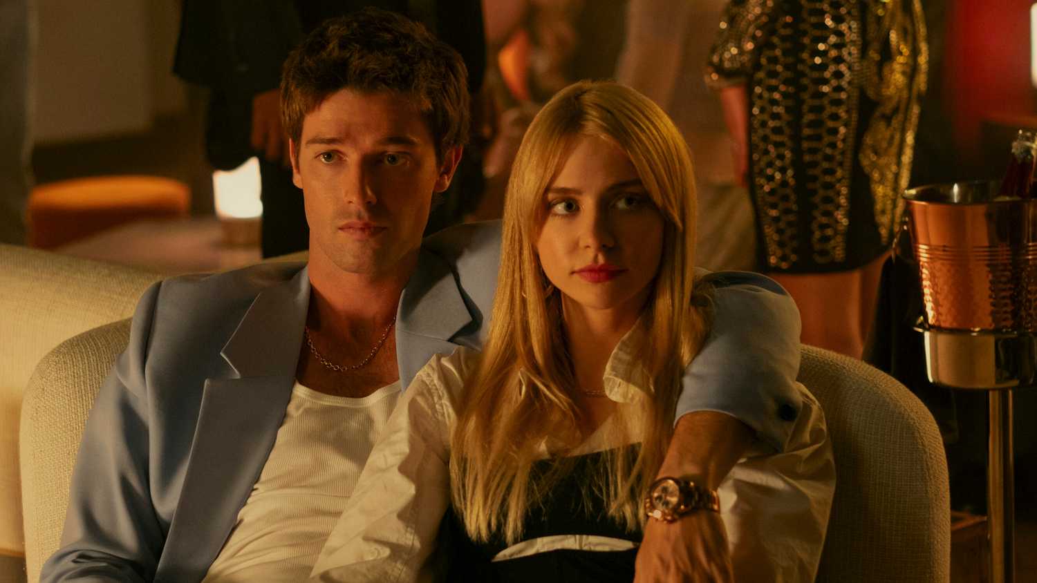 Maddie Phillips dans le rôle de Cate Dunlap et Patrick Schwarzenegger dans l'épisode 1 de la saison 1 de Gen V.