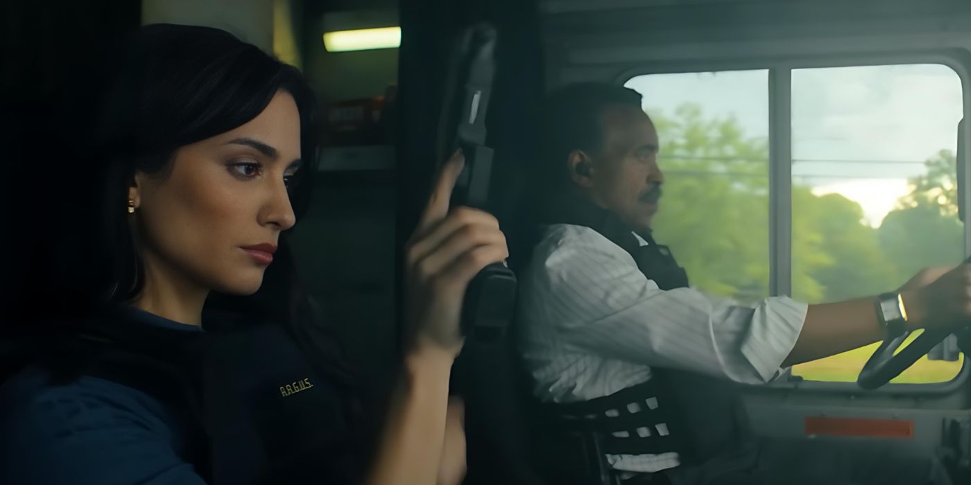 Les agents Sasha Bordeaux (Sol Rodríguez) et Fleury (Tim Meadows) de l'ARGUS dans la saison 3 de Peacemaker.
