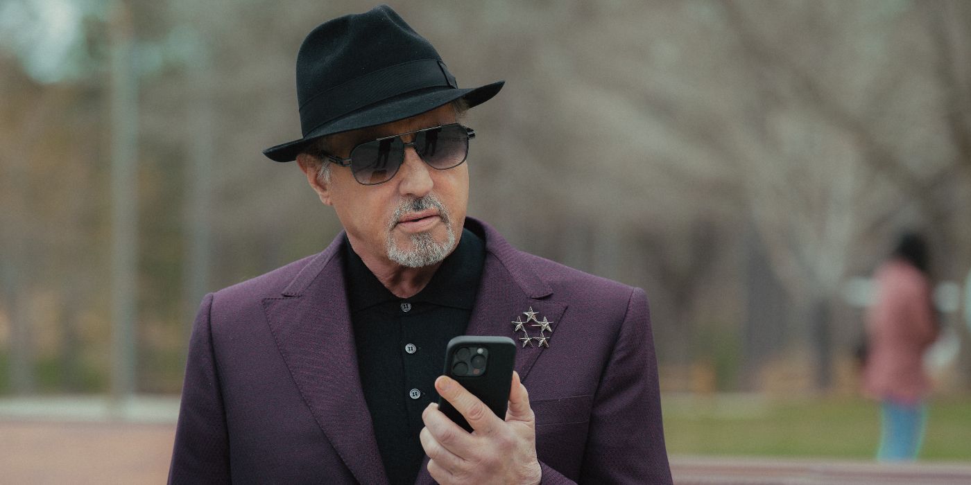 Sylvester Stallone est Dwight Manfredi dans l'épisode 1 de la saison 3 de Tulsa King.