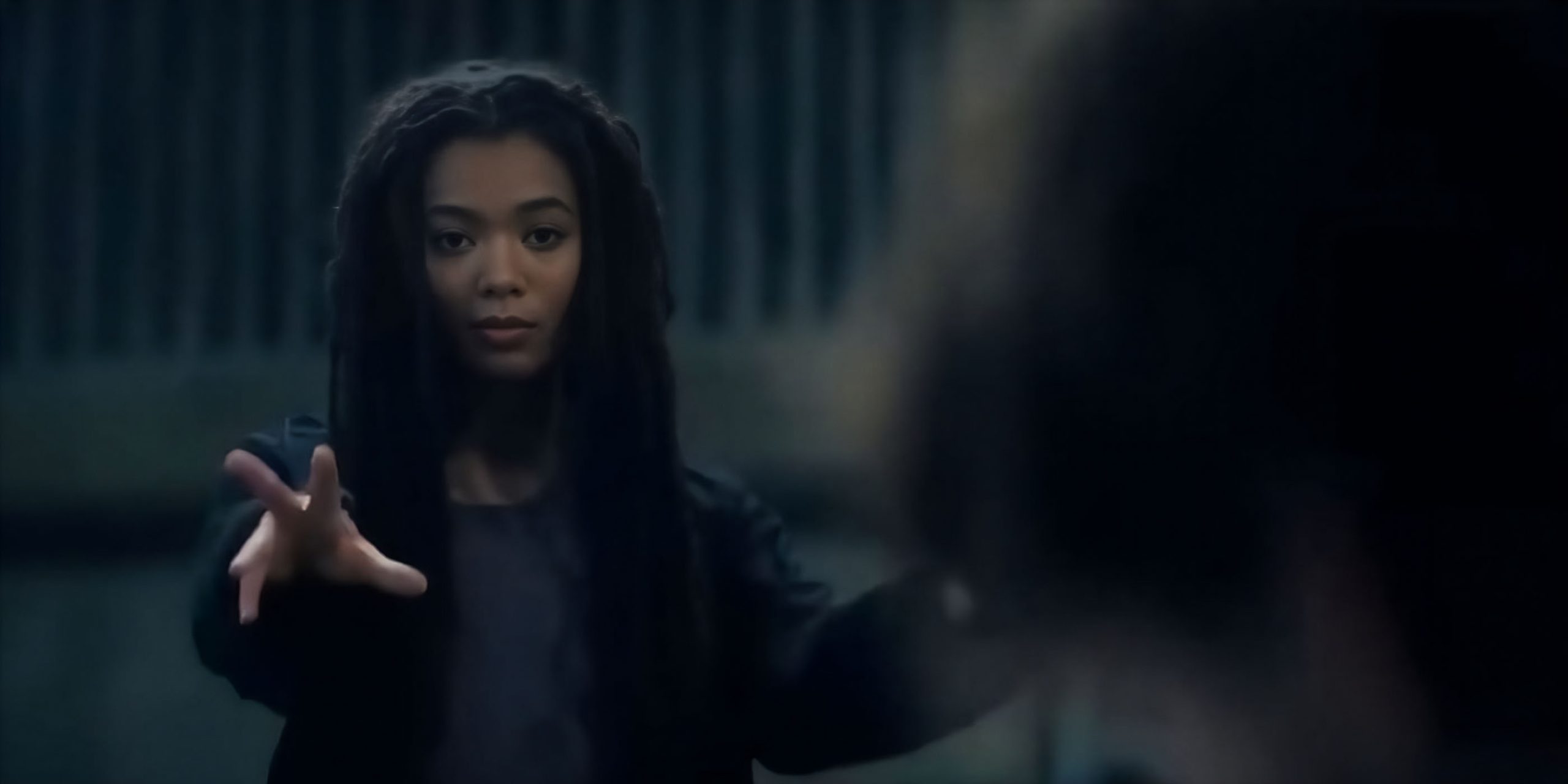 Marie (Jaz Sinclair) utilisant ses pouvoirs dans la saison 2 de Gen V.
