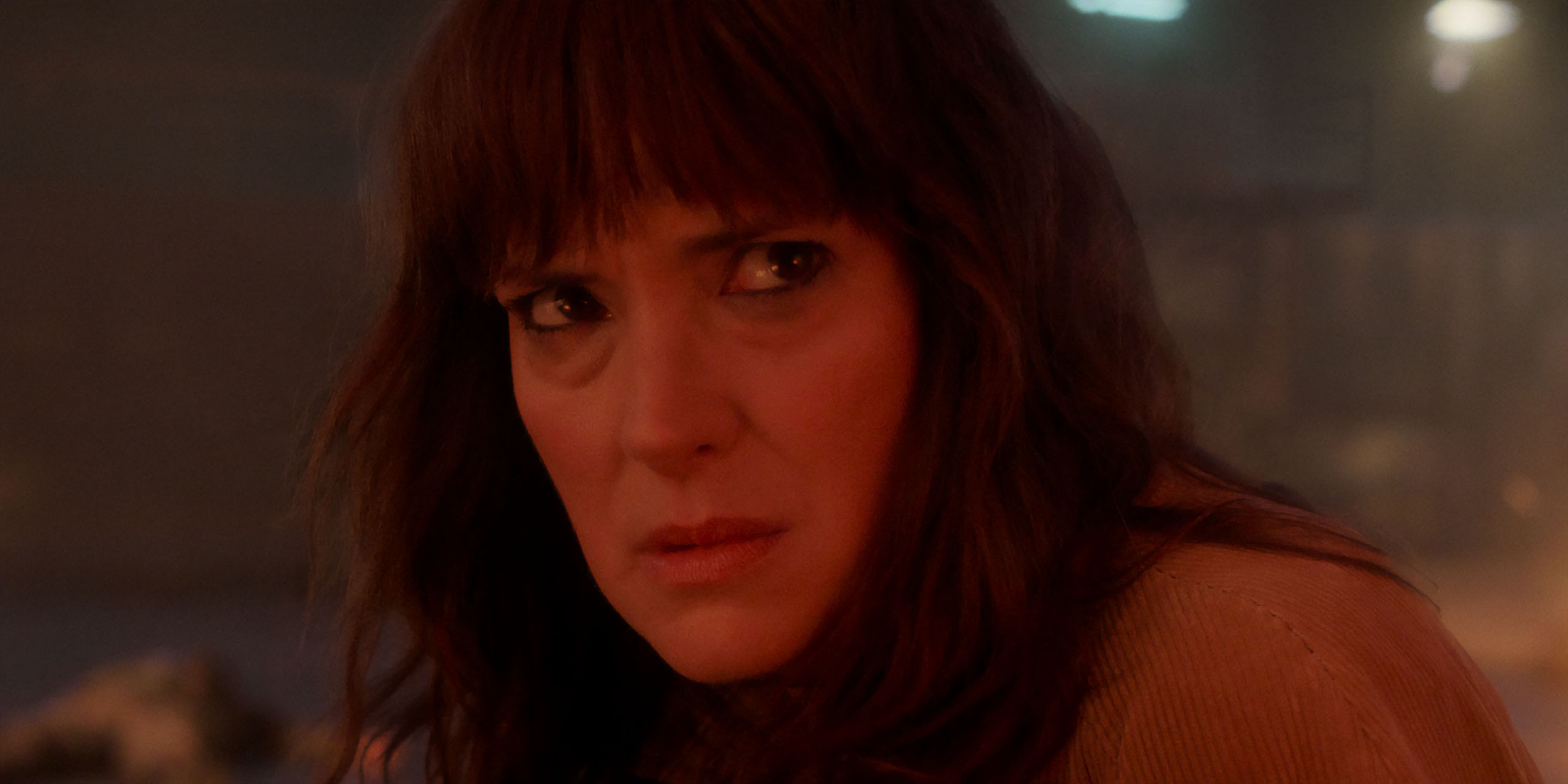 Winona Ryder (Joyce Byers) dans la saison 5 de Stranger Things.