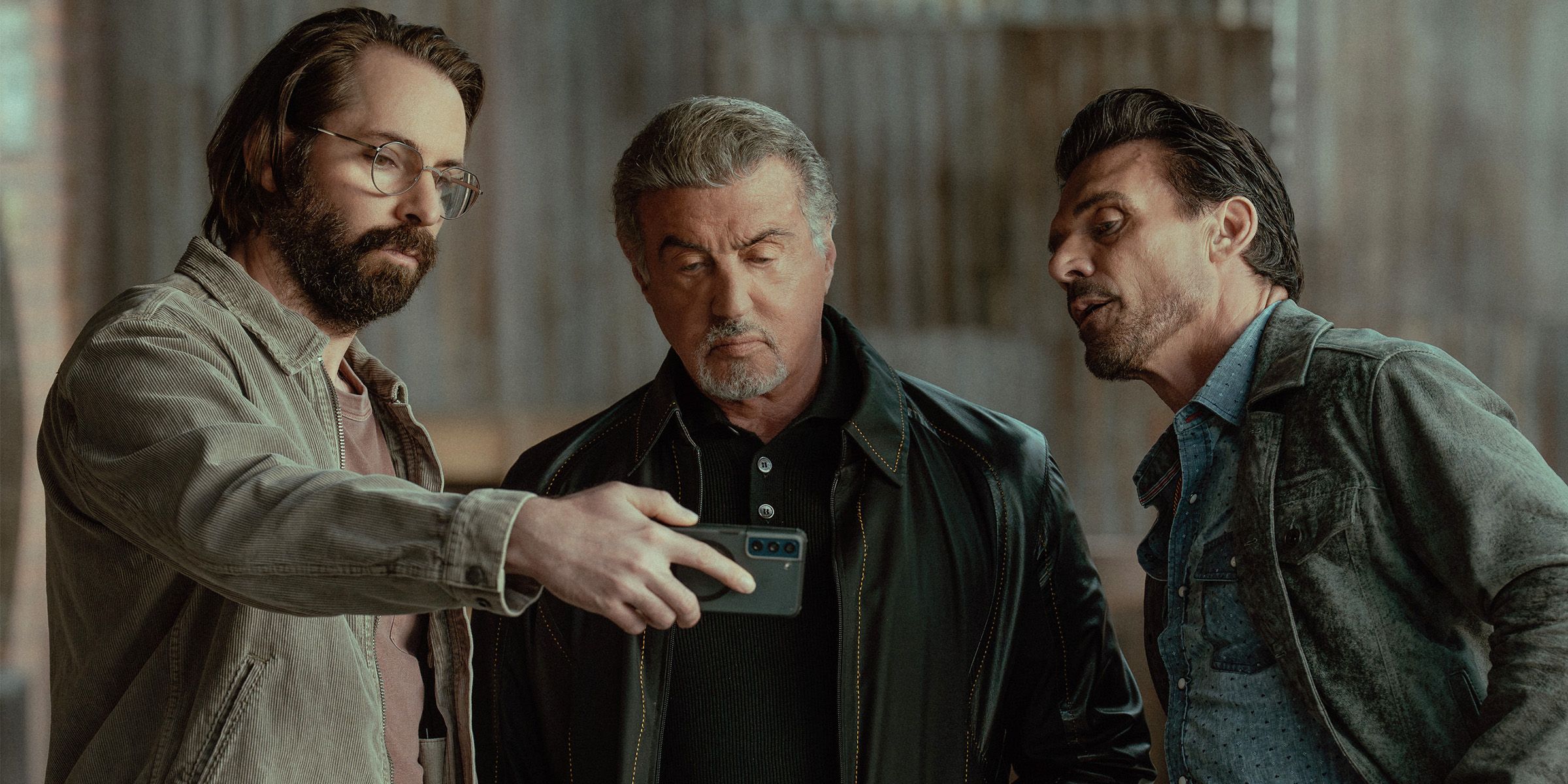 Sylvester Stallone, Martin Star et Frank Grillo dans l'épisode 4 de la saison 3 de Tulsa King.