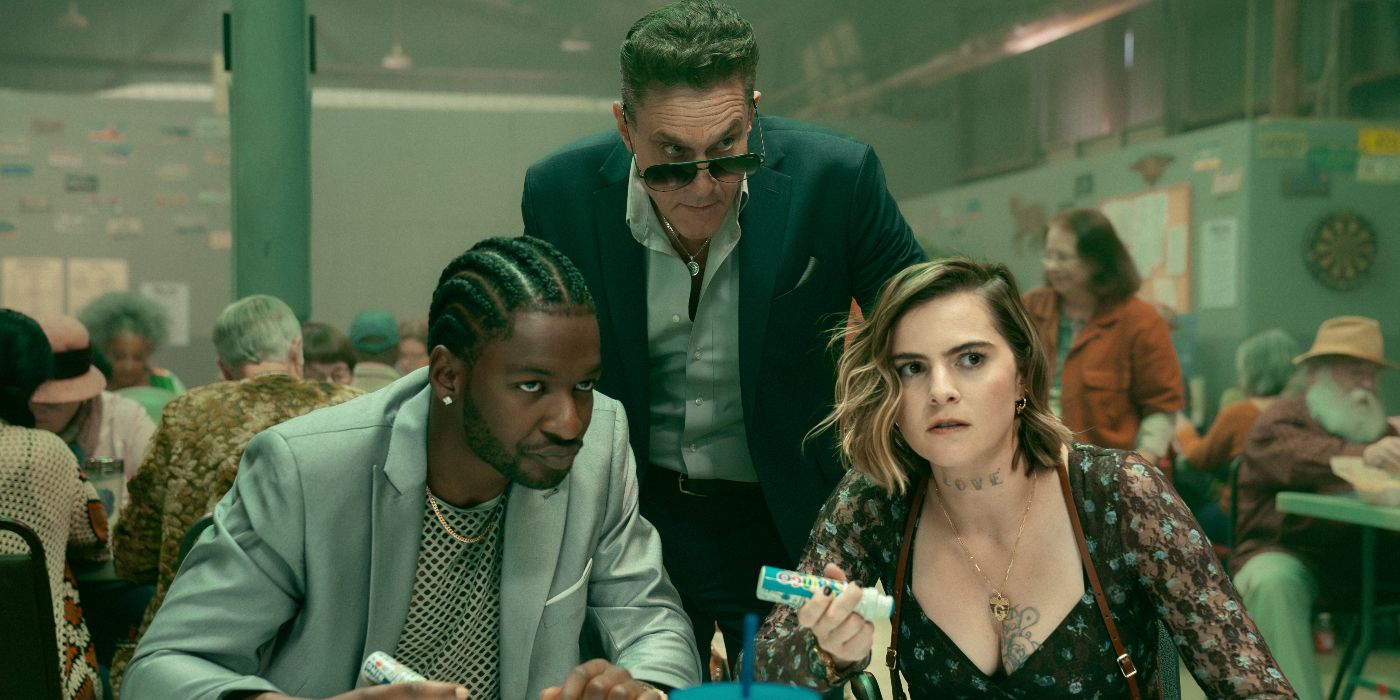 Jay Will, Chris Caldovino, et McKenna Quigley Harrington dans la saison 3 de Tulsa King.