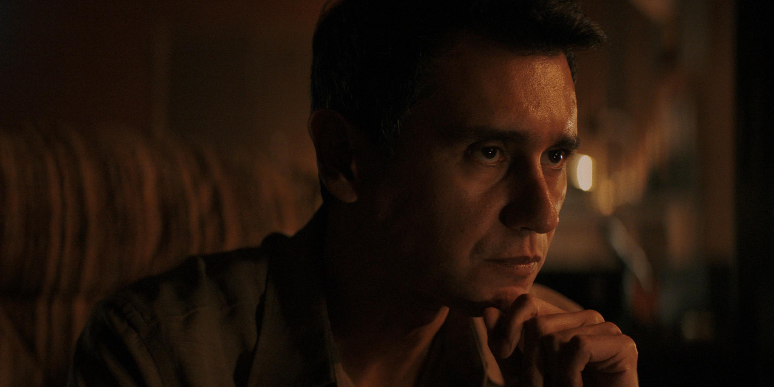 Manusos (Carlos Manuel Vesga) dans Pluribus.
