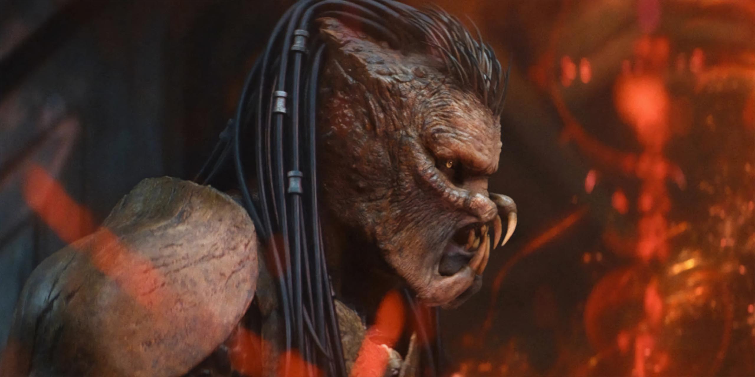 Le Yautja Dek attaque dans Predator: Badlands.