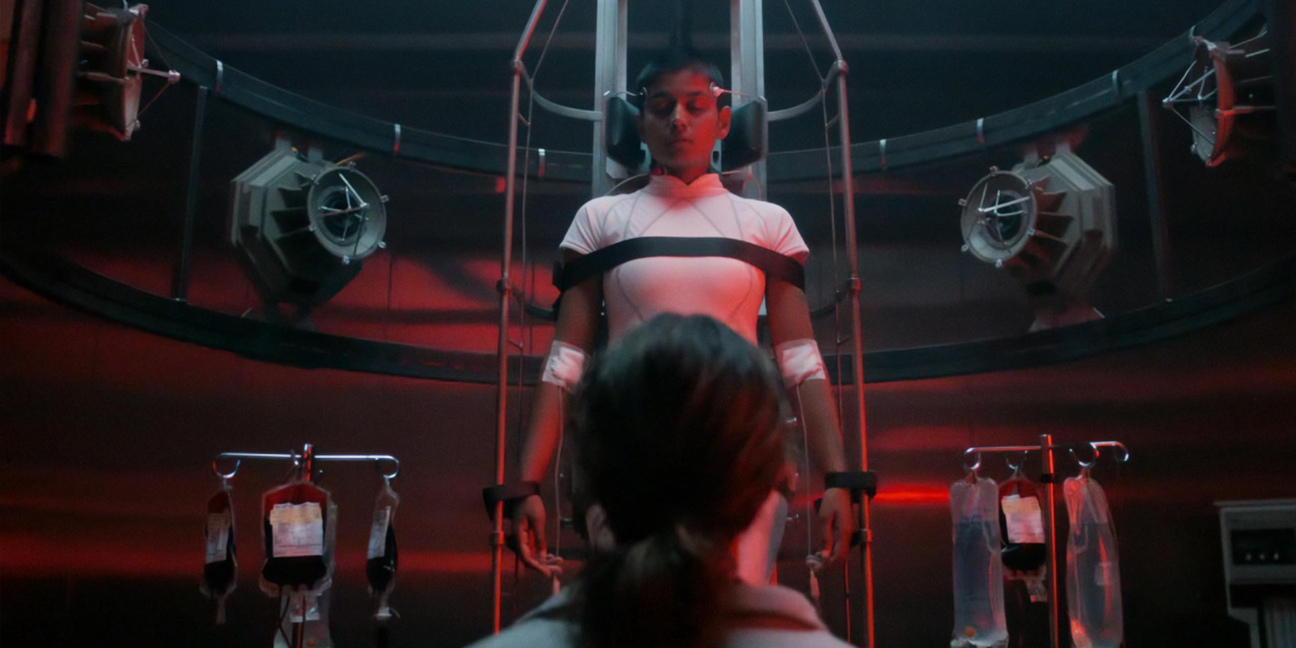 Onze (Millie Bobby Brown) trouve Kali (Linnea Berthelsen) dans la saison 5 de Stranger Things.