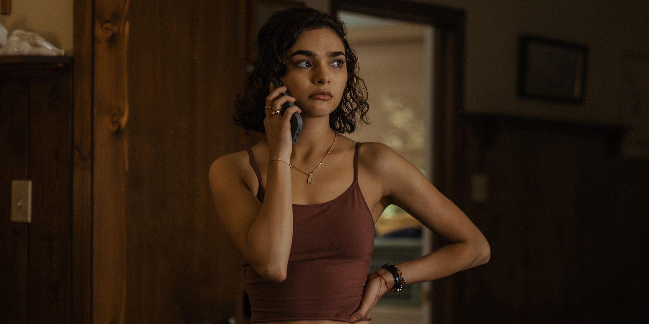 Paulina Chávez dans le rôle d'Ariana dans l'épisode 2 de la saison 2 de Landman