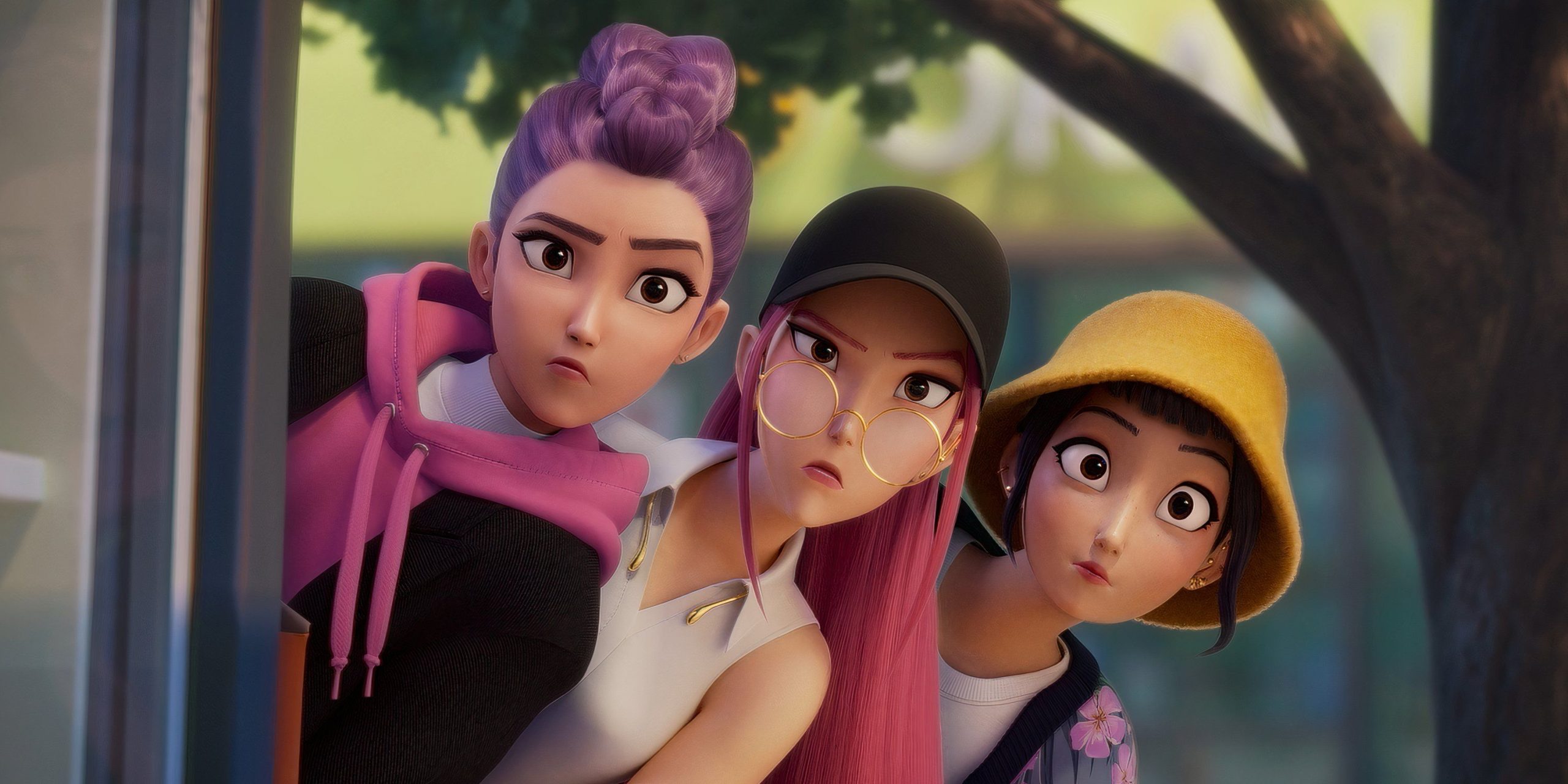 Rumi, Mira et Zoey jettent un coup d'œil autour d'un bâtiment dans KPop Demon Hunters