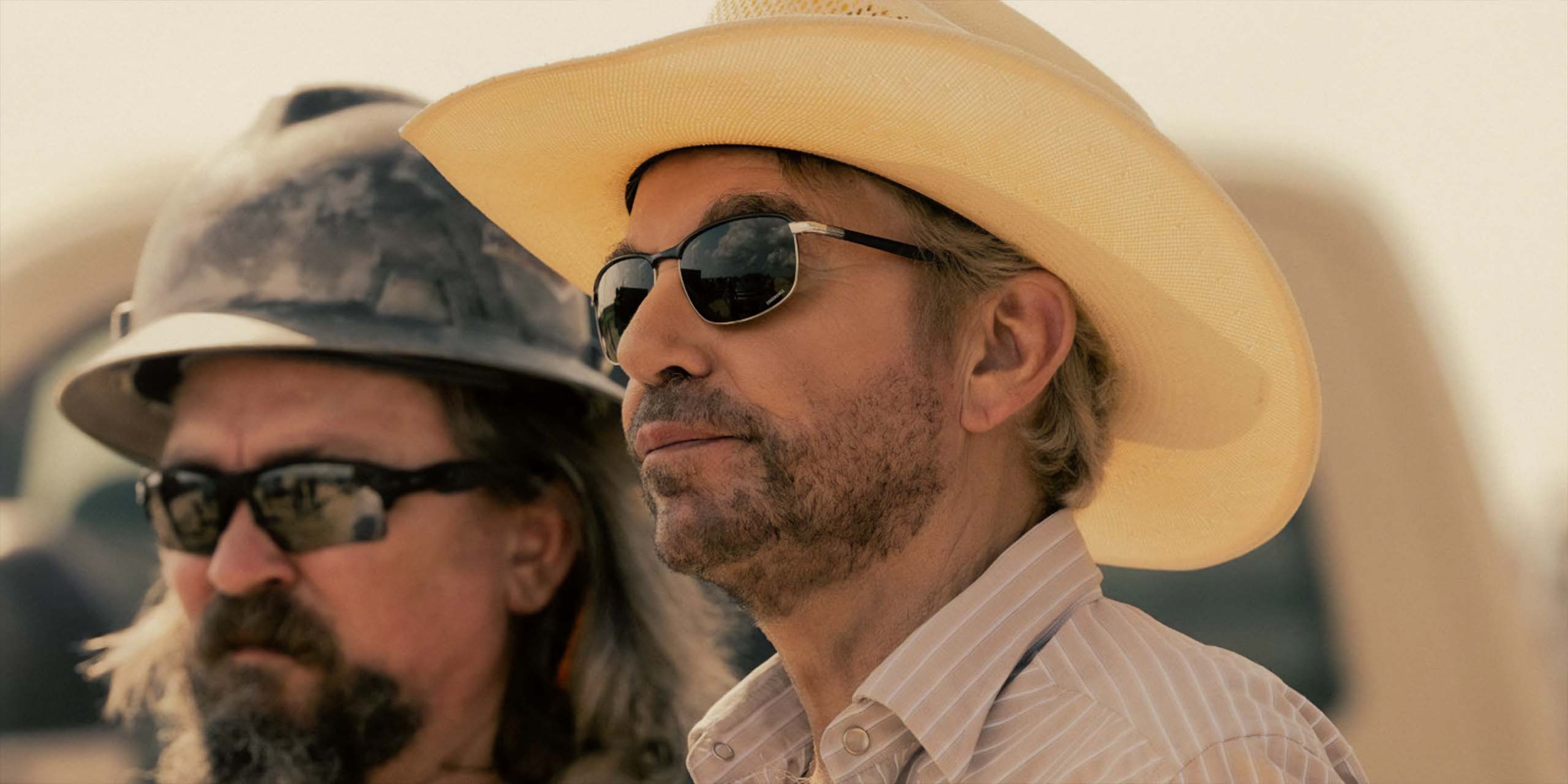 James Jordan et Billy Bob Thornton dans Landman